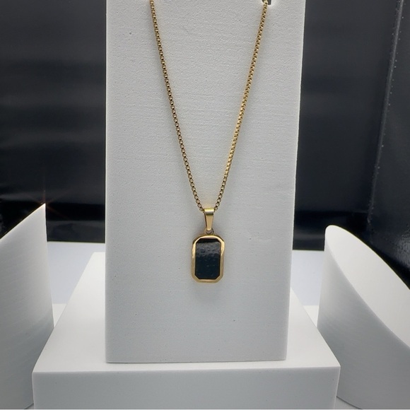 18K Gold Plated Stainless Steel Necklace Black Pendant - Picture 4 of 12